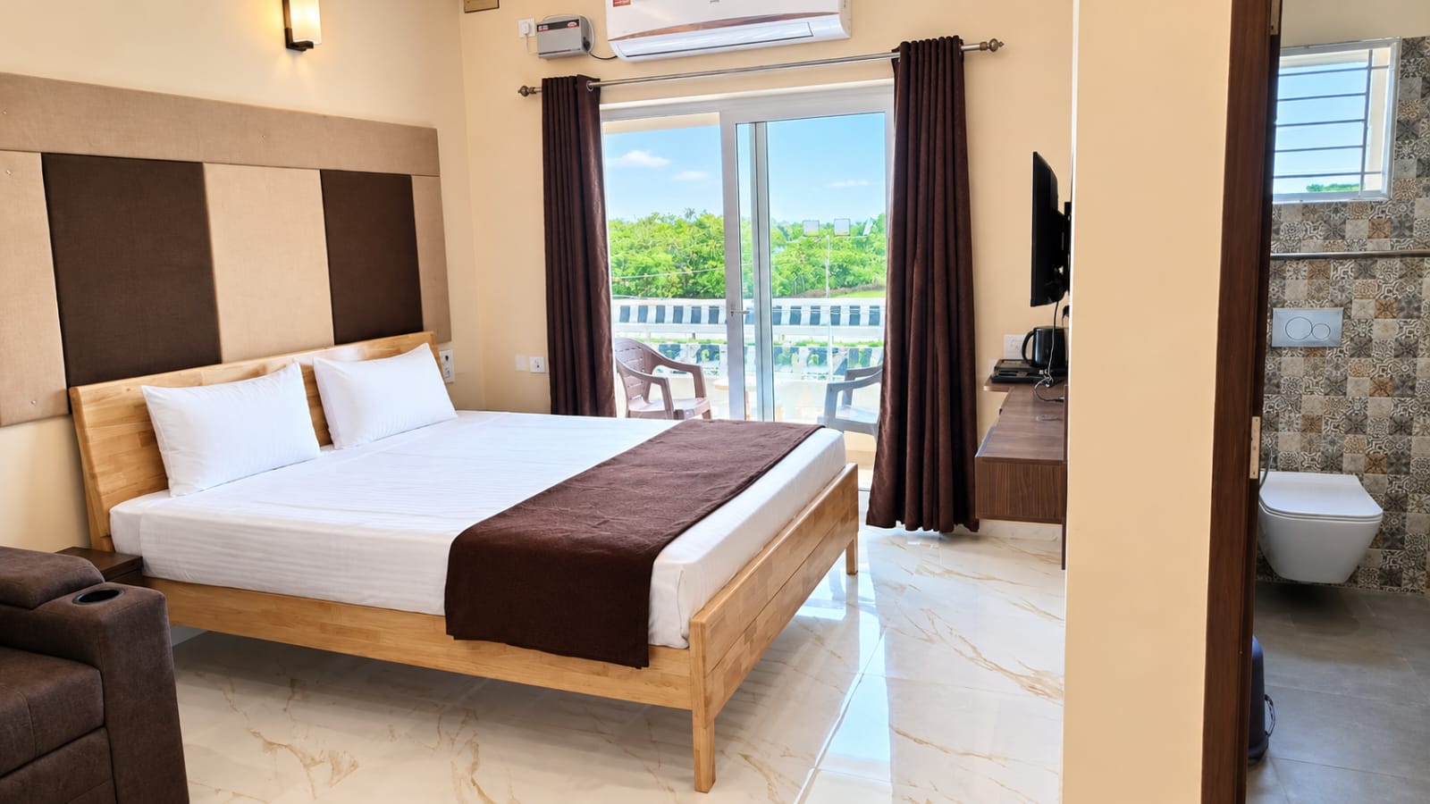 RR Residency Deluxe Double AC Room with Balcony
